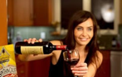 Kelli-McCarty-Wine-Tv-at-Wine-Pleasures